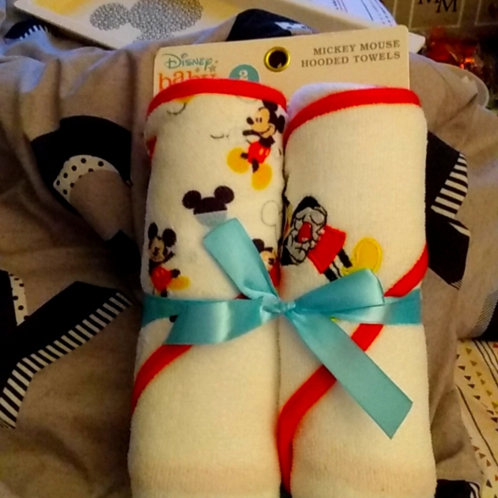 Disney Mickey Mouse hooded towels set if 2